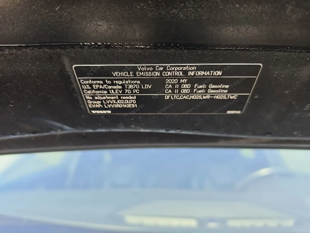 Used 2020 Black Volvo Momentum image 10