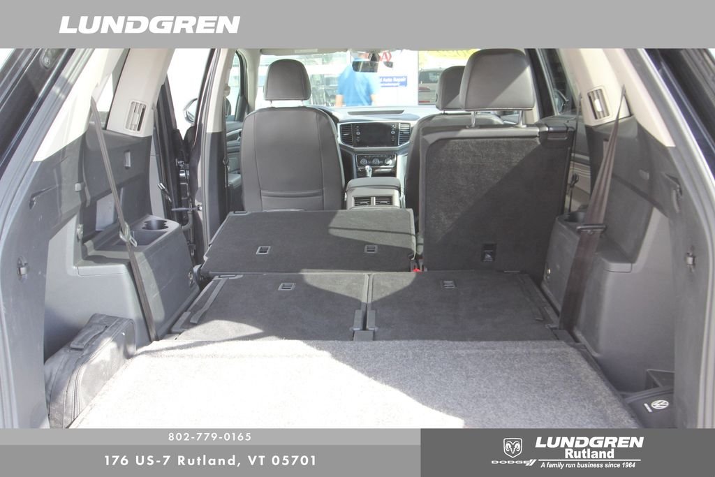 Used 2022 Black Volkswagen 3.6L V6 SE w/Technology image 27