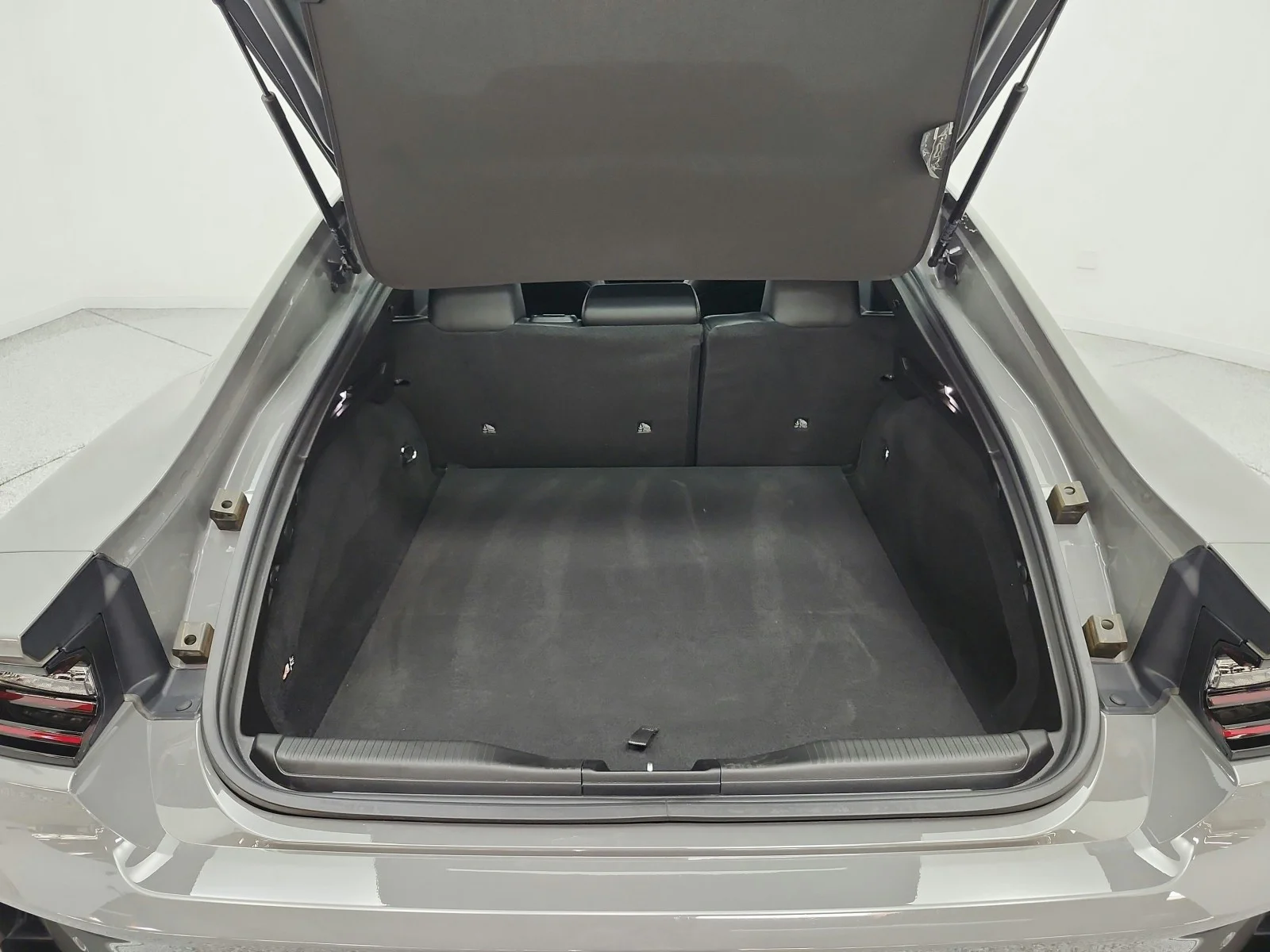 Used 2025 Destroyer Gray Dodge R/T AWD image 20