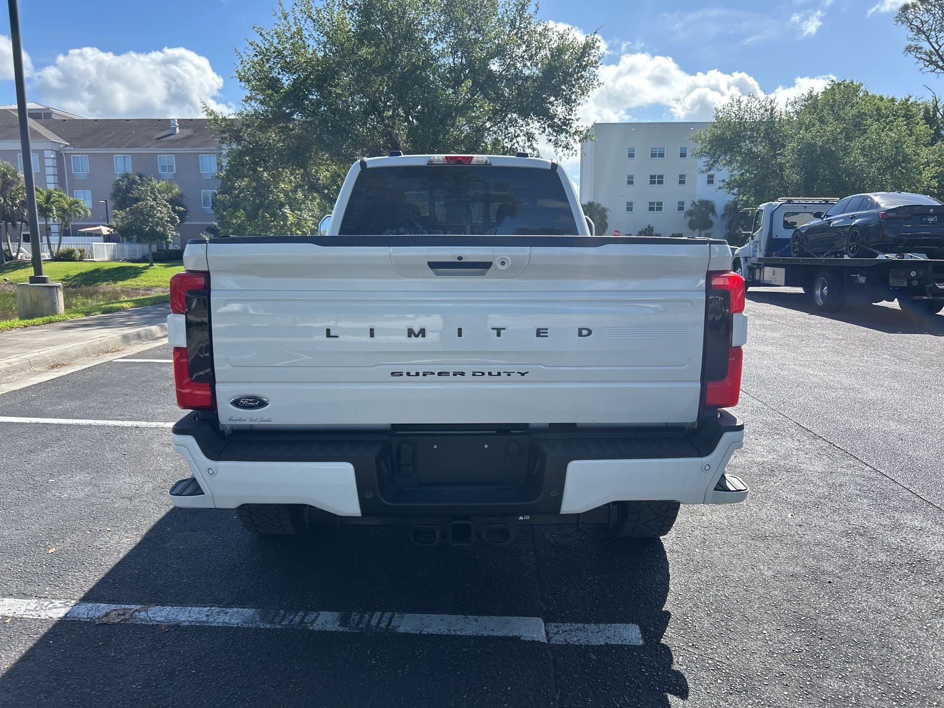 View vehicle photo 5