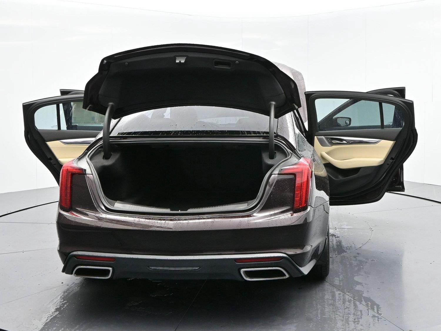 Used 2020 GARNET METALLIC Cadillac Luxury image 47