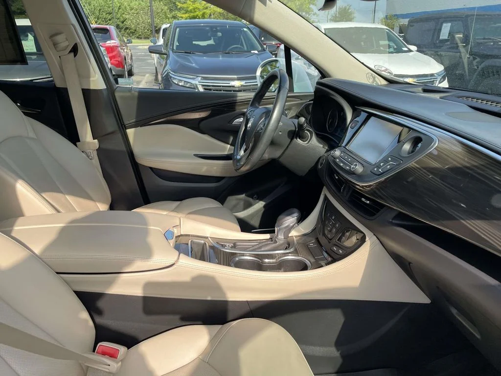 Used 2020 SUMMIT WHITE Buick Premium II image 8