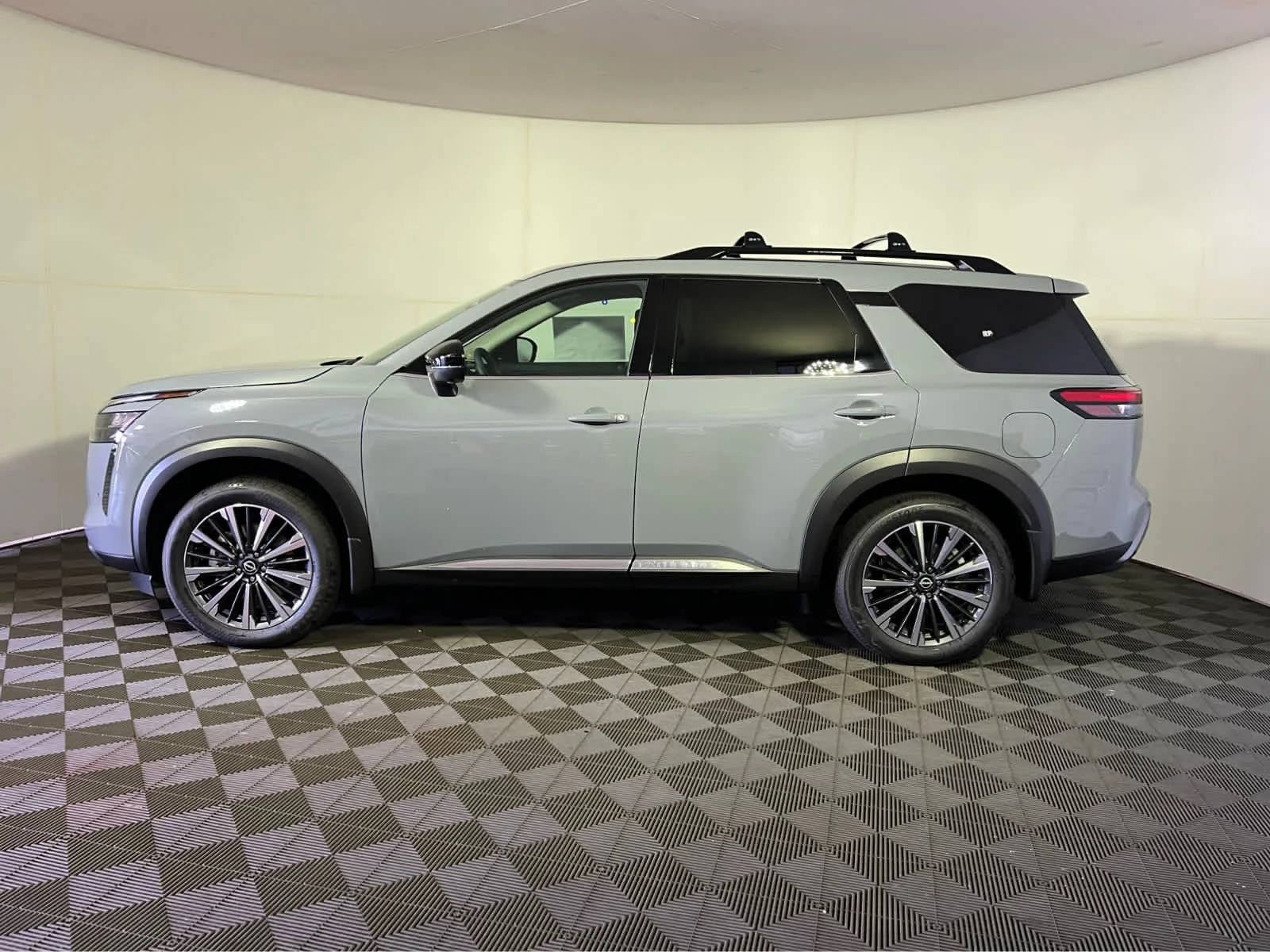 New 2026 Boulder Gray Pearl Nissan Platinum image 4