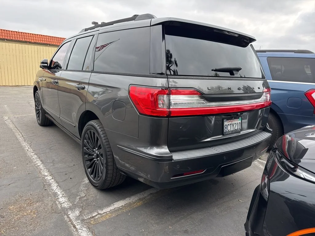 Used 2018 Gray Lincoln Reserve image 4