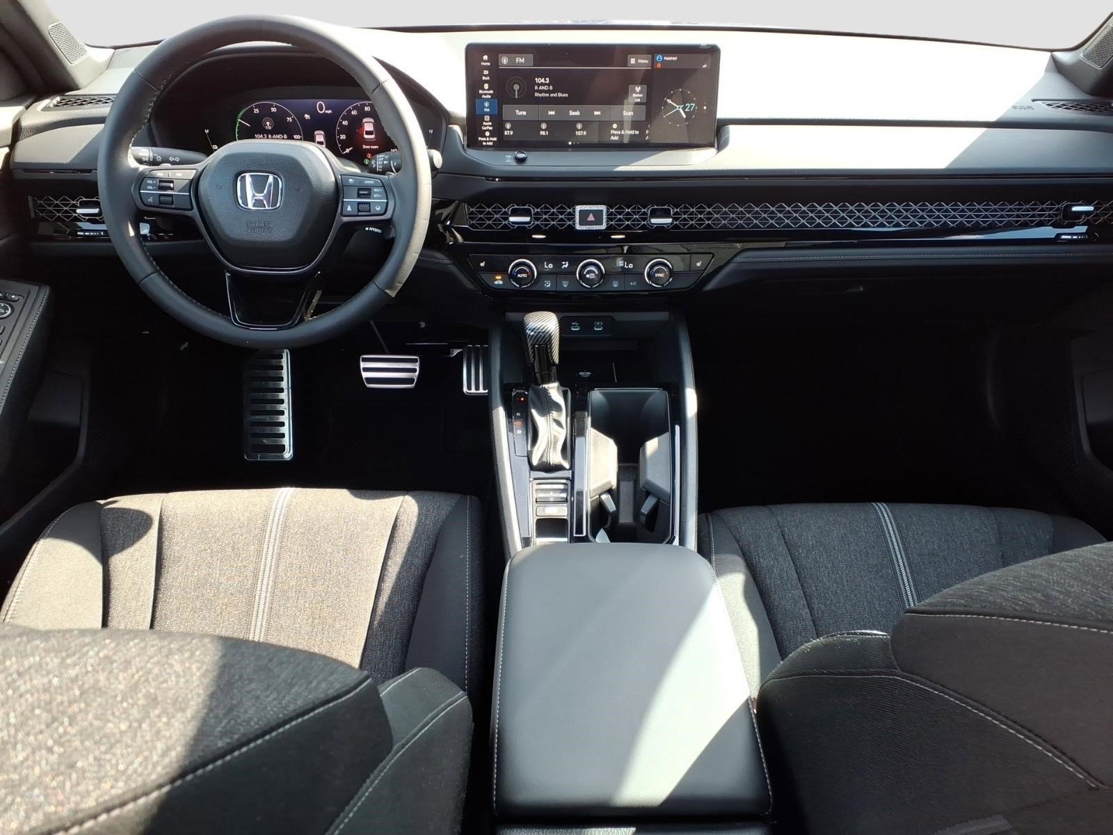 Used 2025  Honda Sport image 7