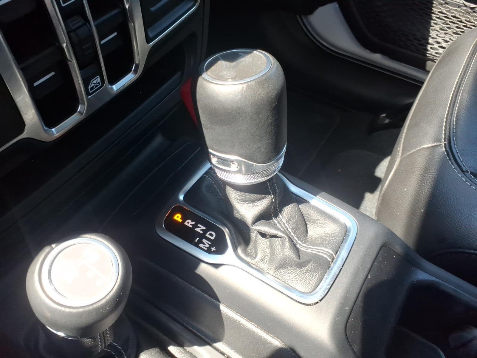 Used 2022 Bright White Clearcoat Jeep Unlimited Sahara image 9