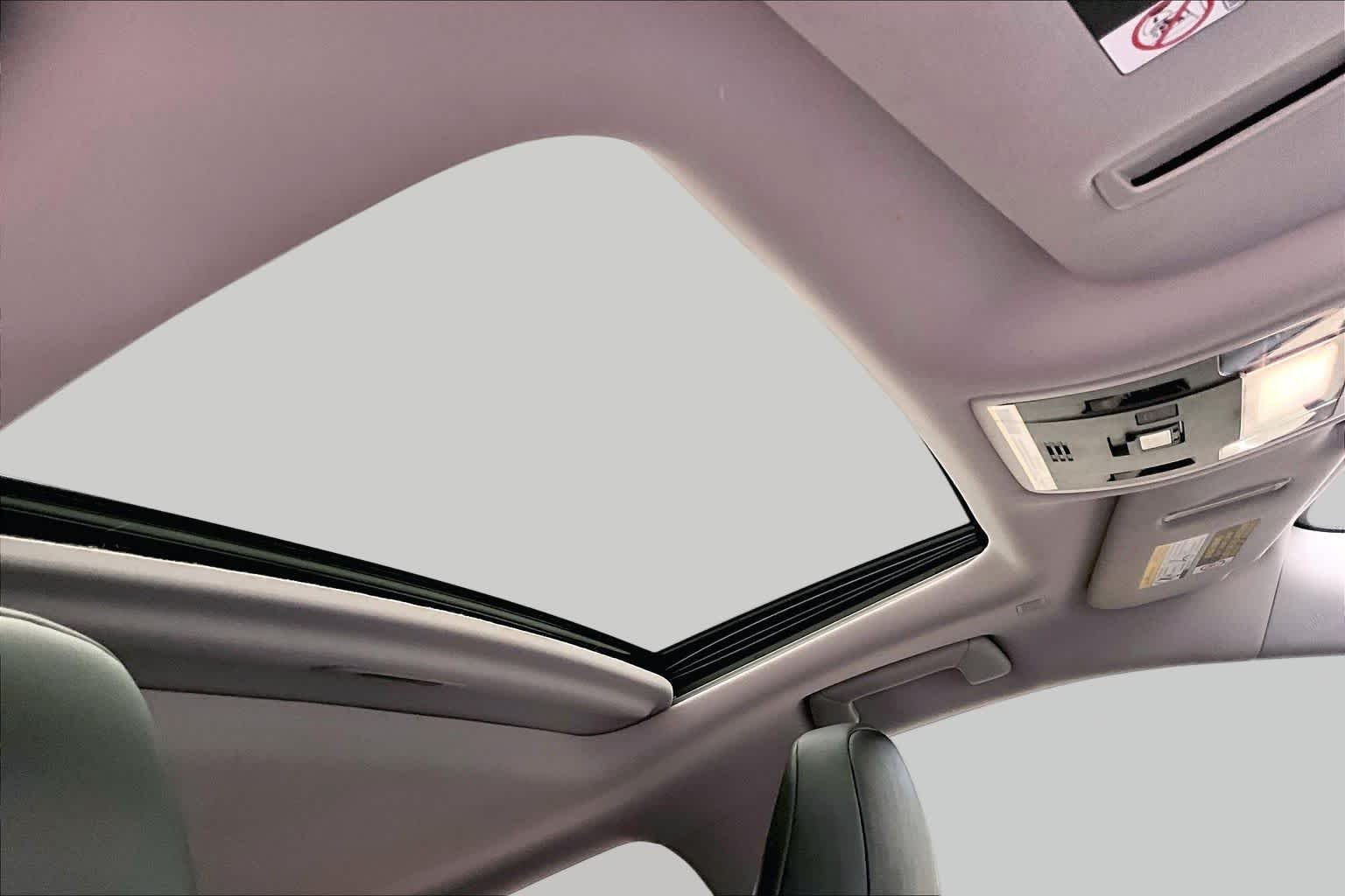 Certified Used 2022 IRIDIUM Lexus  image 13