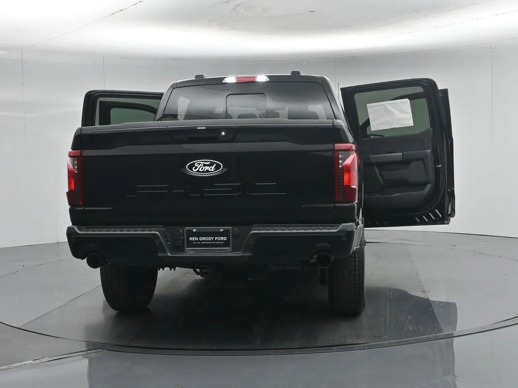 New 2026 Agate Black Metallic Ford XLT image 32