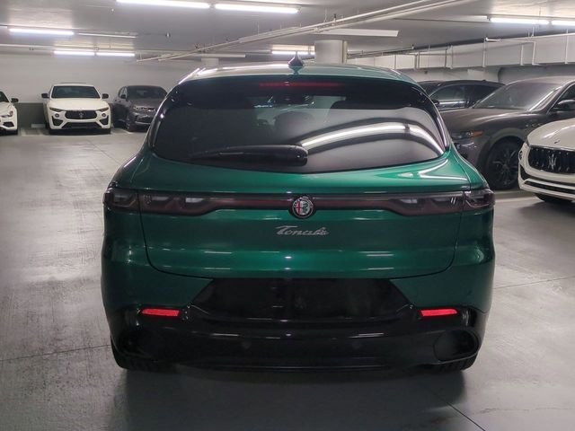 New 2025 Verde (Green) Fangio Metallic Exterior Paint Alfa Romeo Base image 6