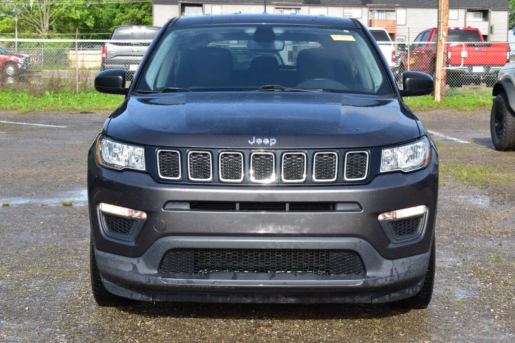 Used 2019 Jeep Compass Sport with VIN 3C4NJCAB6KT715858 for sale in Kansas City