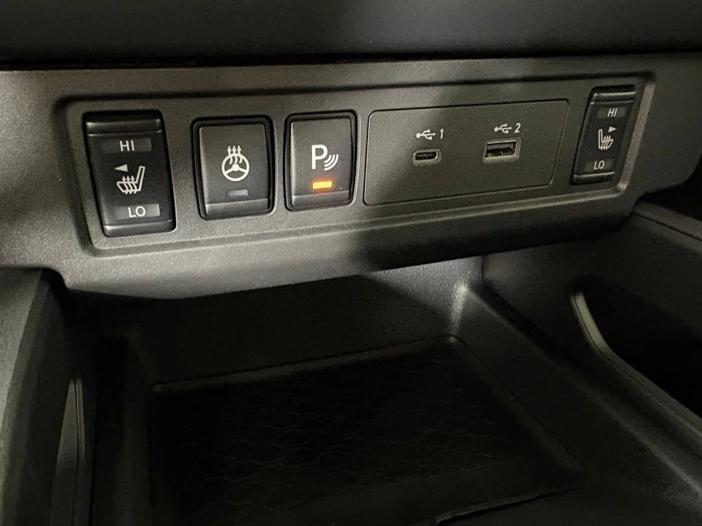 New 2026 Super Black Nissan Crew Cab SV image 34