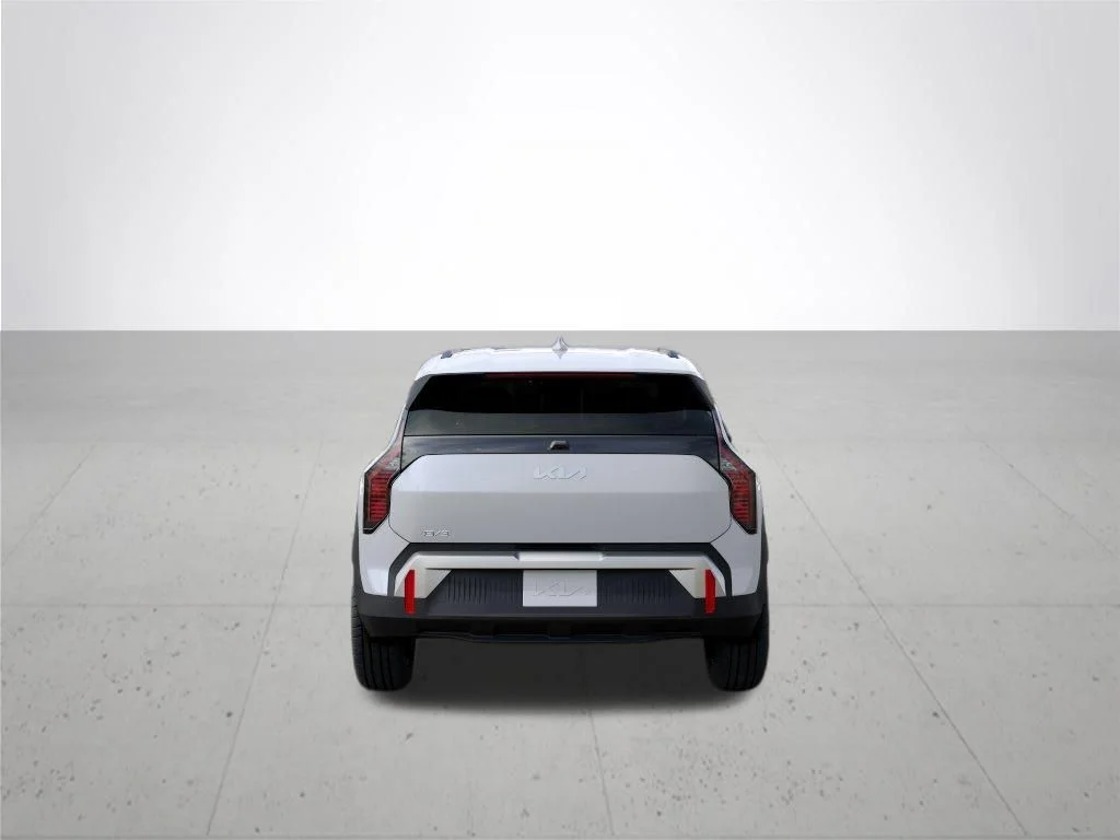 New 2027 White Kia Wind image 5