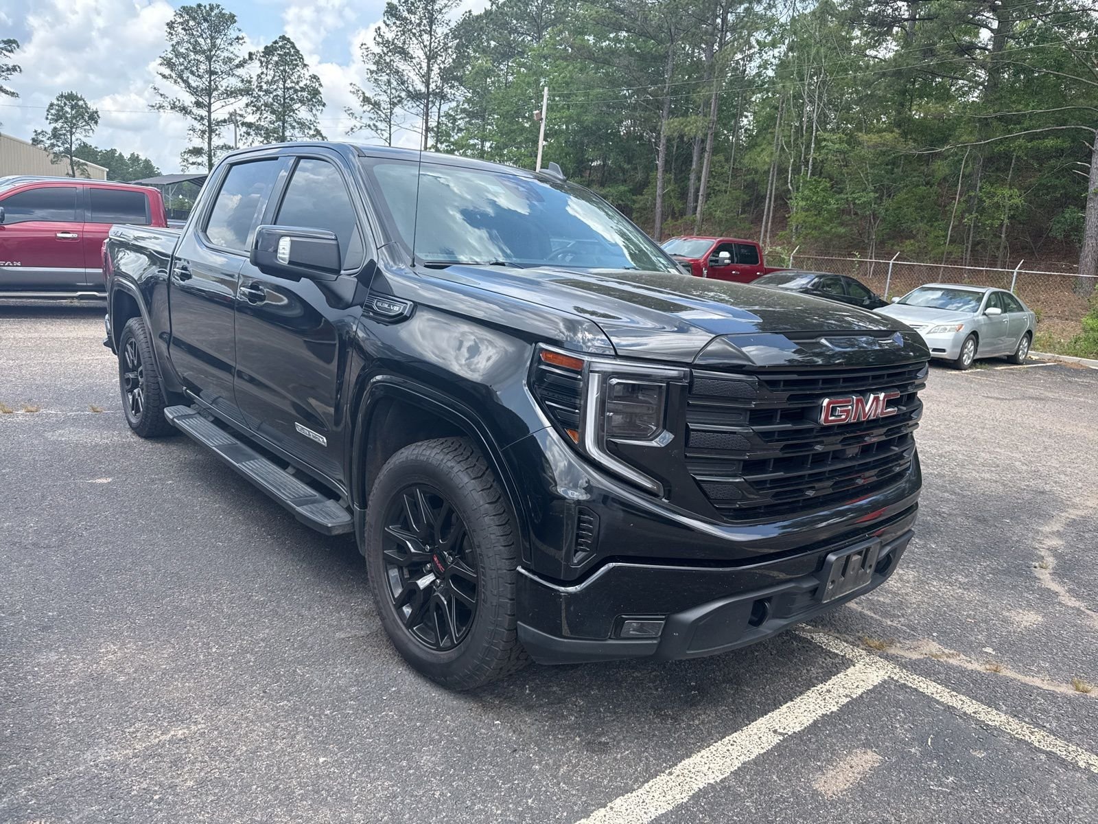 2022 GMC Sierra 4WD Crew Cab Short Box Elevation's photo