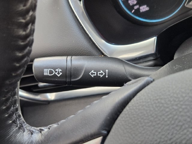 Used 2021 SILVER ICE METALLIC Chevrolet LT Cloth image 26