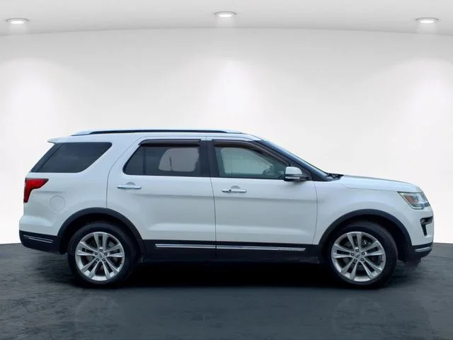 Used 2019 White Ford Limited image 5