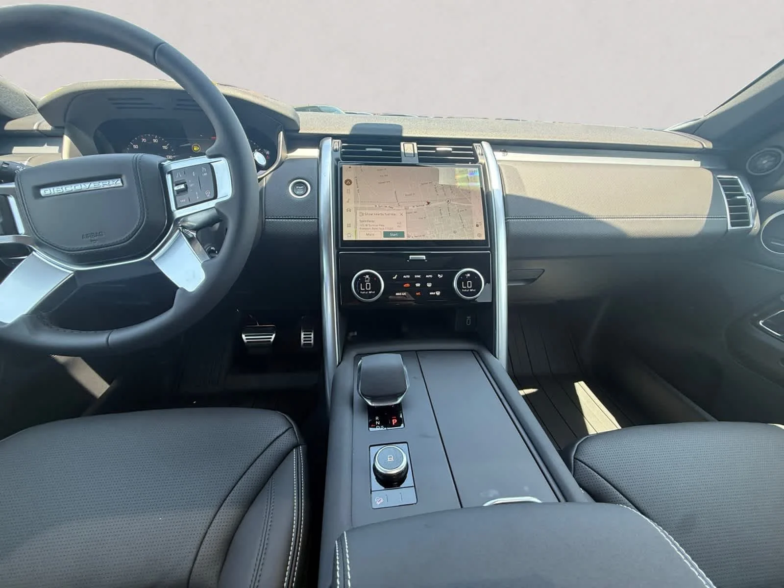 New 2026 Santorini Black LAND ROVER Dynamic SE image 11