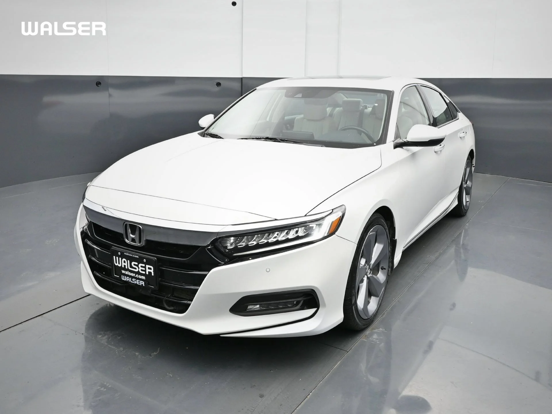 Used 2019 White Honda Touring 2.0T Auto image 1