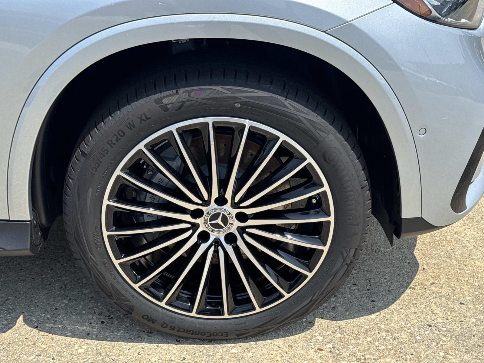New 2026 Silver Mercedes-Benz GLC 300 image 3