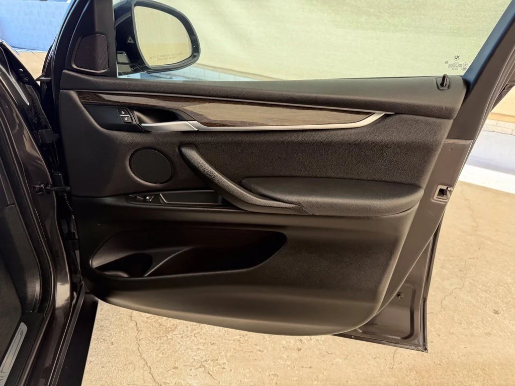 Used 2018 Dark Graphite BMW sDrive35i image 12