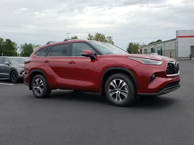 New 2026 Ruby Flare Pearl Toyota XLE image 3
