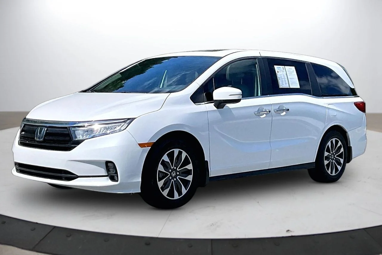 Used 2023  Honda EX-L image 4