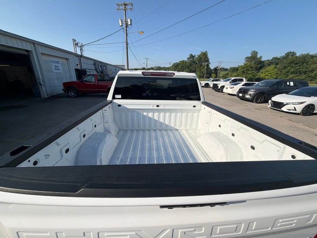 Used 2023 White Chevrolet Custom image 7