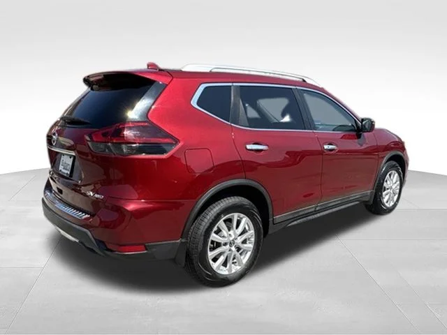 Used 2018 Red Nissan SV image 7