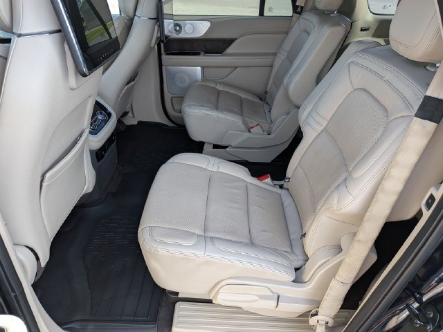Used 2021 Blue Lincoln Reserve image 19