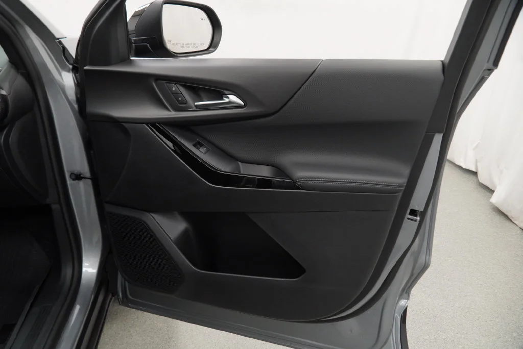 New 2027 Sterling Gray Metallic Chevrolet LT image 34