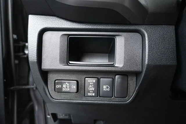 Used 2018 Magnetic Gray Metallic Toyota SR5 image 12