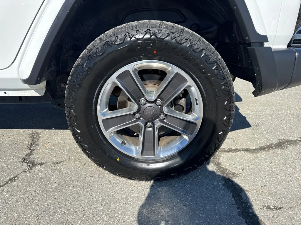 Used 2021 White Jeep Unlimited Sahara image 22
