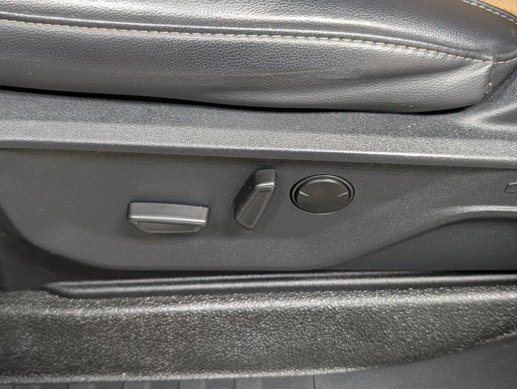 Certified Used 2025 Agate Black Metallic Ford Lariat image 16