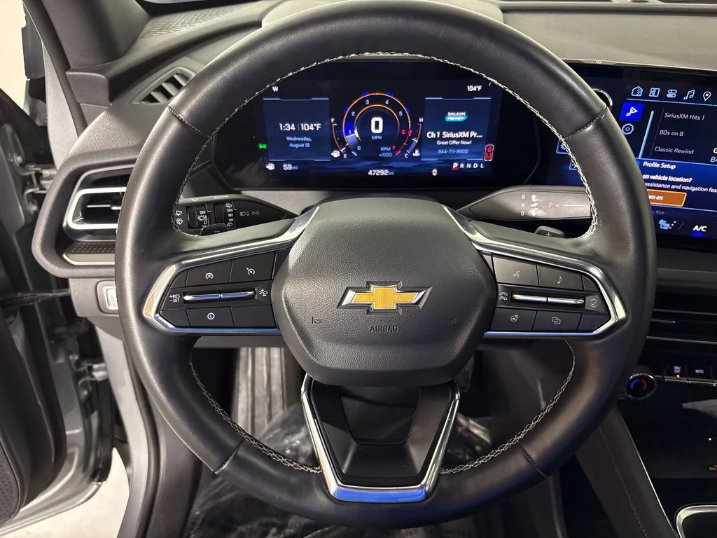 Used 2025 Gray Chevrolet LT image 19