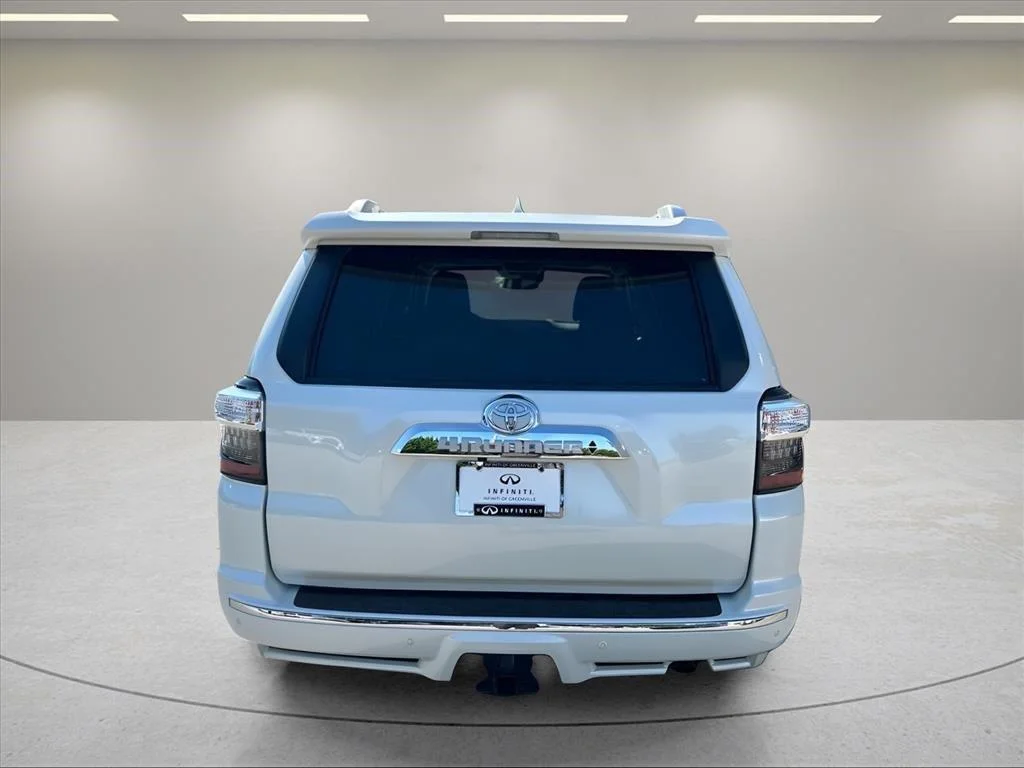 Used 2022 Blizzard Pearl Toyota Limited image 4