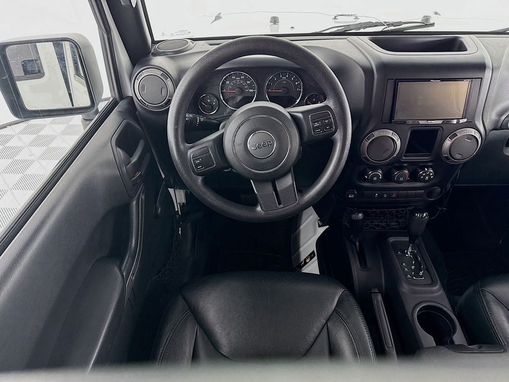 Used 2015 White Jeep Unlimited Sport image 17