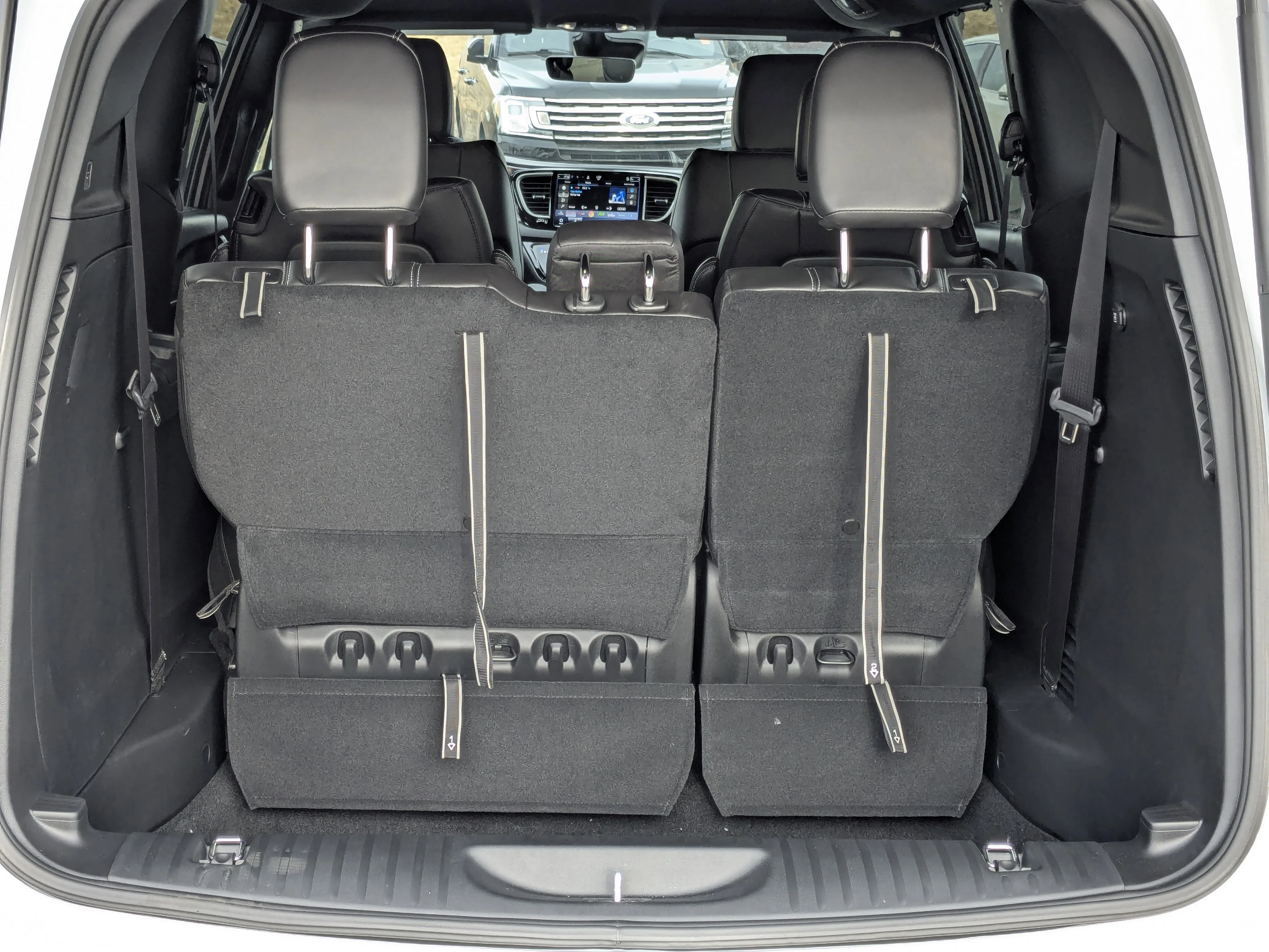 New 2026 White Chrysler SXT - Power Liftgate - Power Sliding Doors - Leather - Remote Start image 30
