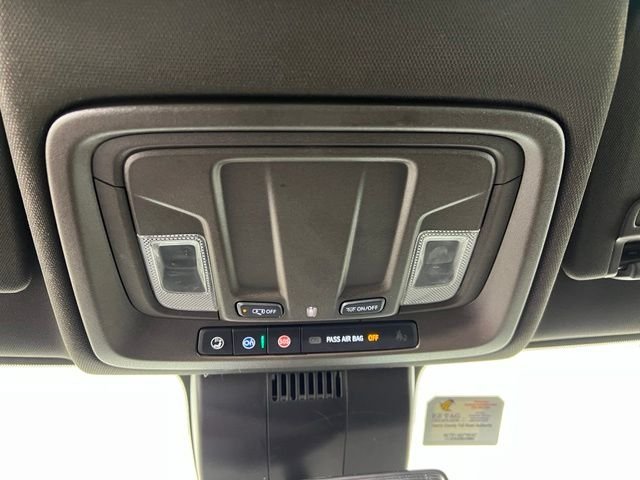 Used 2024 White GMC SLE image 27
