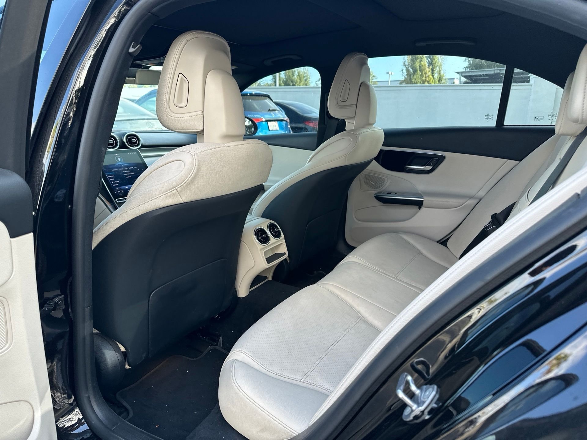 Used 2023  Mercedes-Benz C 300 image 9