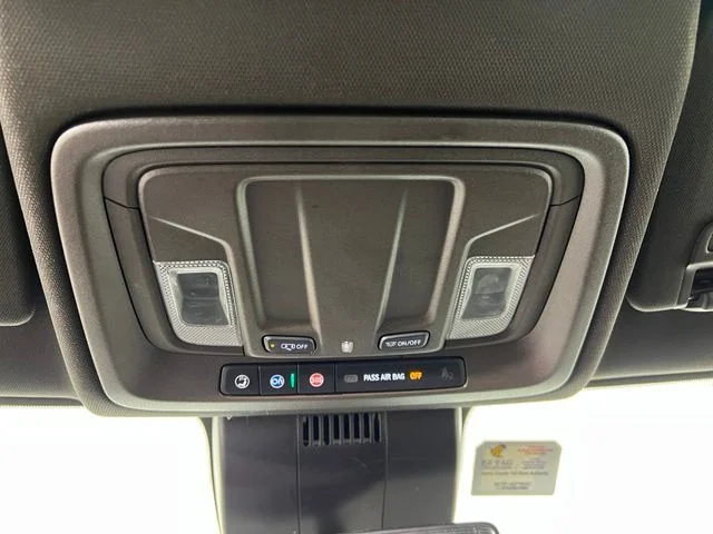 Used 2024 White GMC SLE image 27
