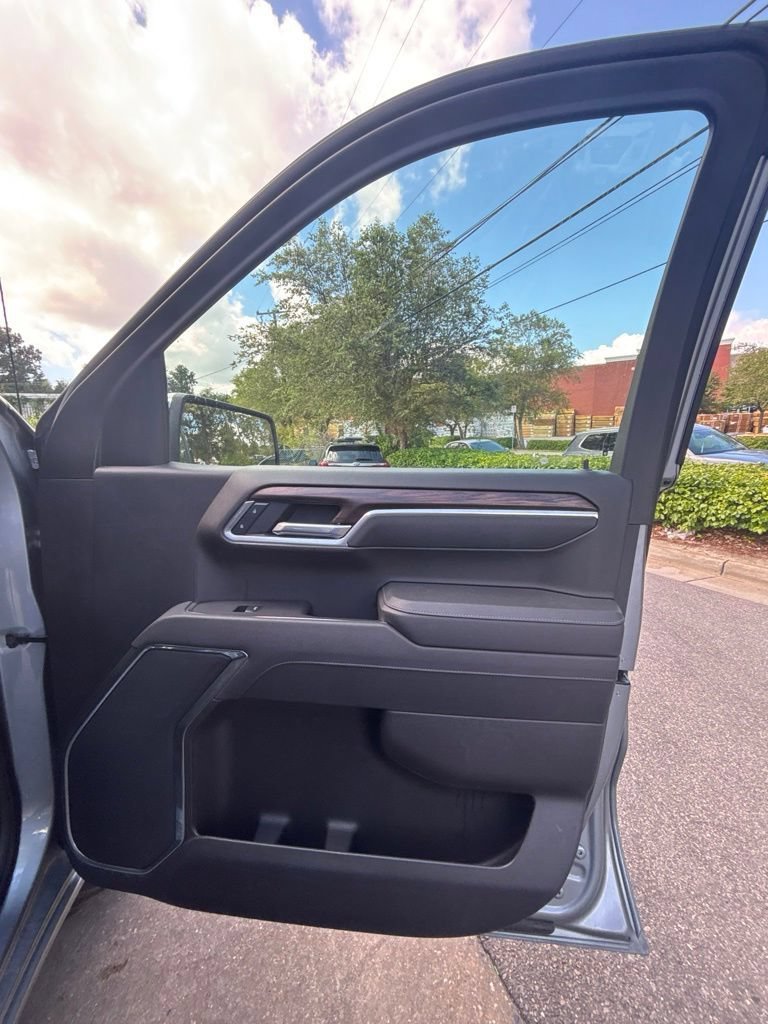 Used 2025 Sterling Metallic GMC SLT image 22