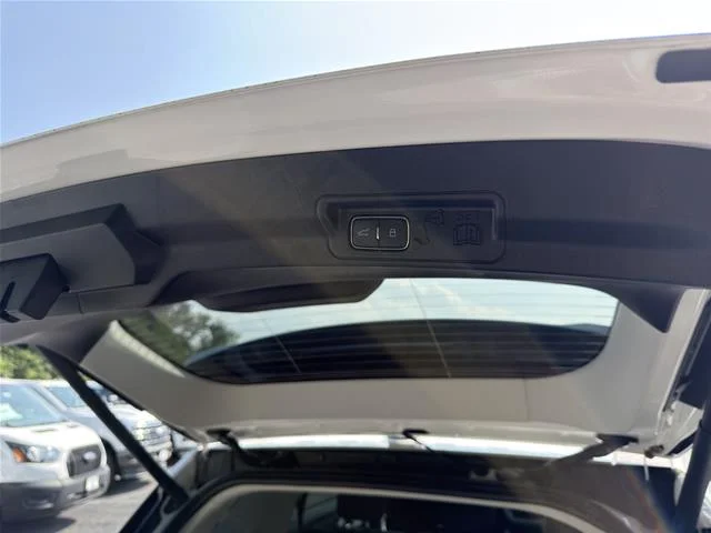 New 2026 Star White Metallic Tri-Coat Ford Active image 26