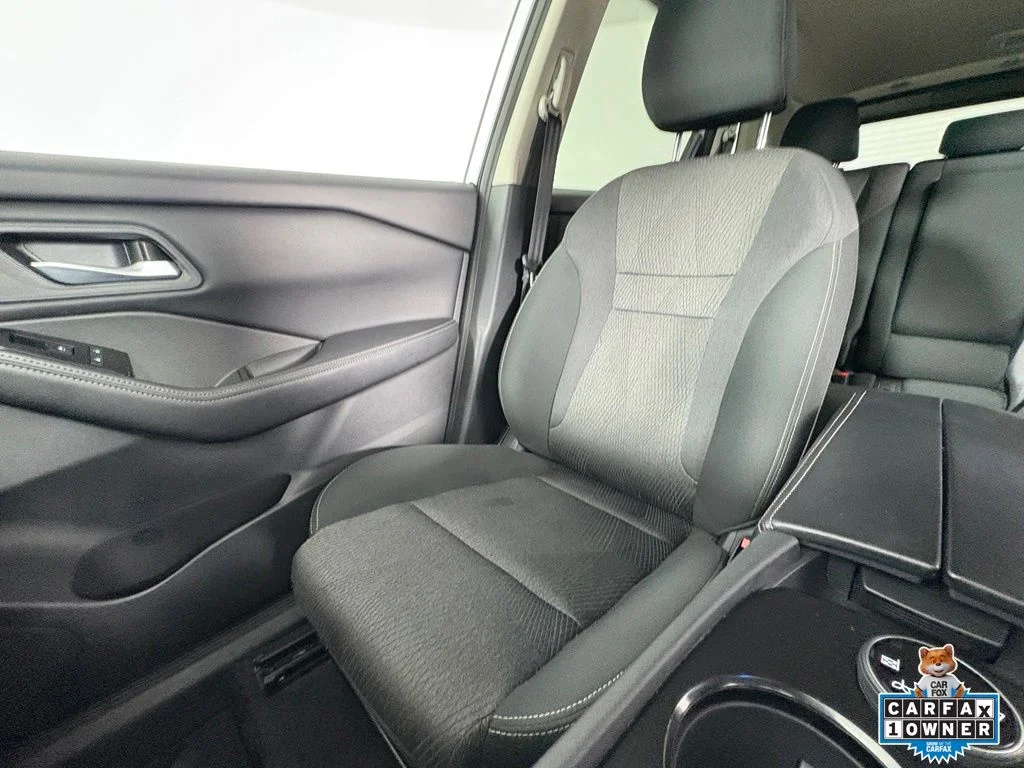 Used 2025 Silver Nissan SV image 18
