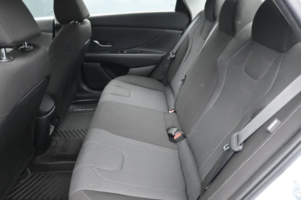Used 2024 White Hyundai SE image 16