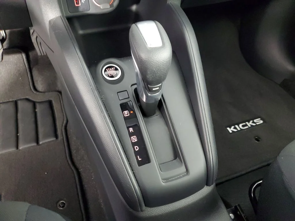 2025 Nissan KICKS PLAY Base - Photo 17