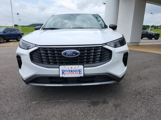 New 2026 Oxford White Ford Active® image 2