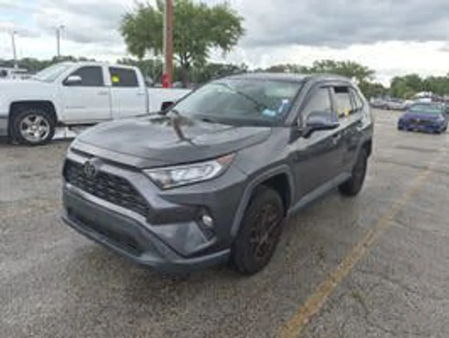 2020 Toyota RAV4 XLE