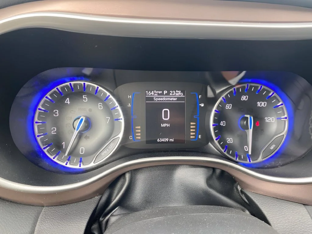 Used 2023 White Chrysler LX image 23