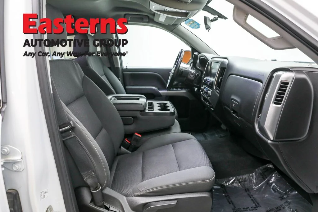 Used 2018 White Chevrolet LT image 24
