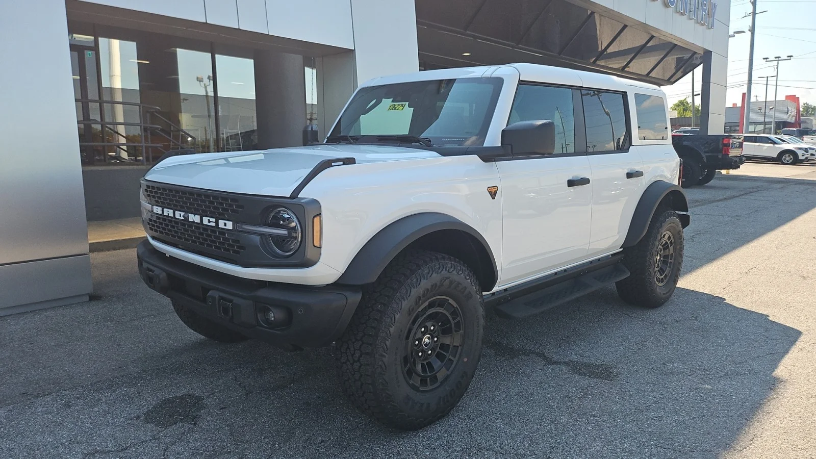 New 2026 Oxford White Ford Badlands 4WD image 8
