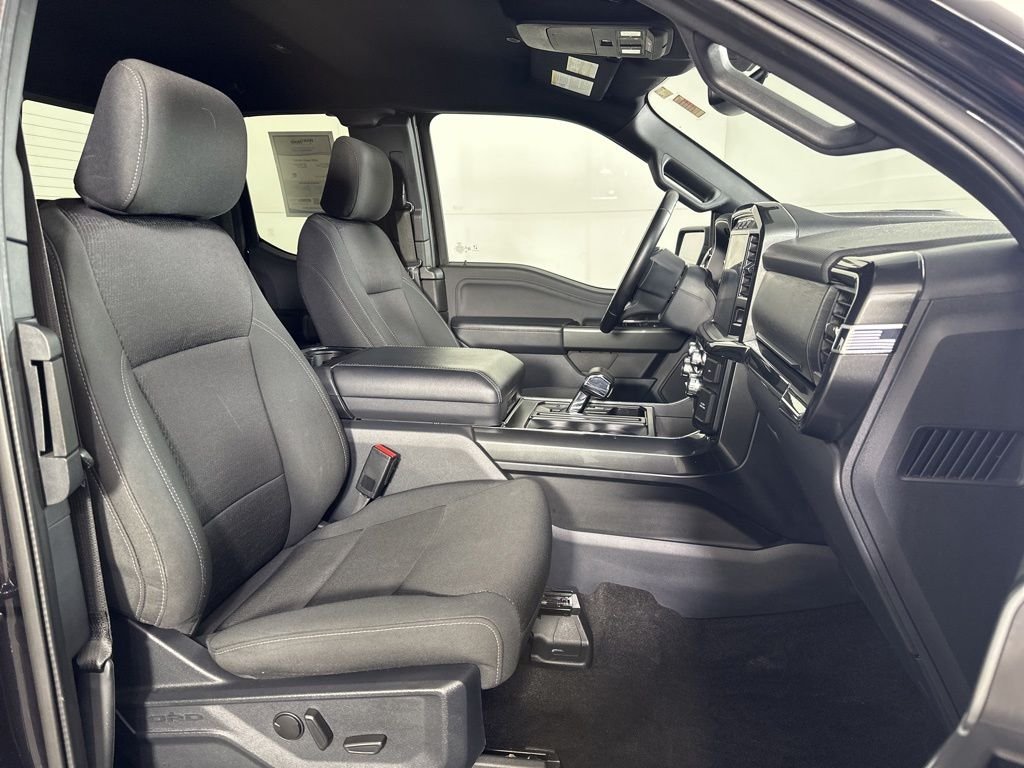 Used 2022 Black Ford XLT image 18